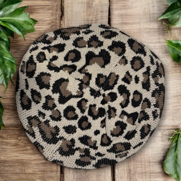 FREE 🆕Leopard Print Knit Beret - Picture 1 of 13